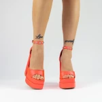Sandalen mit einer dicken Ferse und einer orangefarbenen 2Sy7 -Plattform Mei