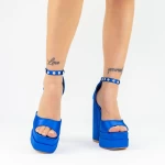 Sandalen auf einer dicken Ferse und 2Sy7 -Plattform blau Mei