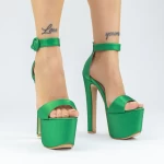 Sandalen mit einer dünnen Ferse und 2HLX95 -Plattform grün | Mei