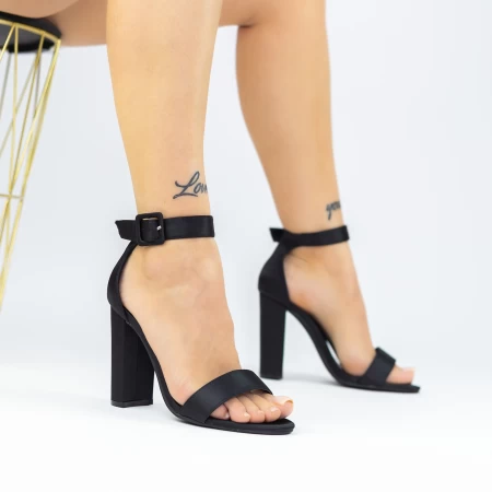 Sandalen mit dicken Absätzen 2xkk571 schwarz | Mei