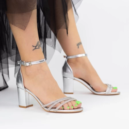 Sandalen mit einem dicken Absatz 2RG13 Silber Mei