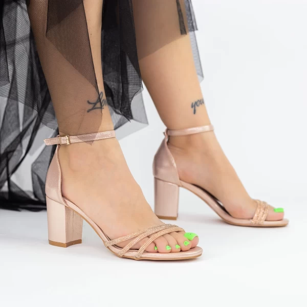 Sandalen mit einer dicken Ferse 2RG13 Champagner | Mei