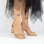 Sandalen mit einer dicken Ferse 2RG13 Champagner | Mei