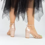 Sandalen mit einer dicken Ferse 2RG13 Champagner | Mei