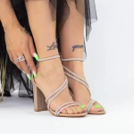 Sandalen mit dicken Absätzen 2bd18 Champagner | Mei
