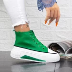 Sportschuhe auf der 2xj61 Green -Plattform Mei