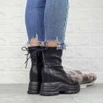 Stiefel auf der 2xn95 Plattform Black | Mei