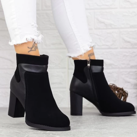 Kurze Stiefel mit einer dicken Absatz 2mx378 Black | Mei