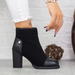 Kurze Stiefel mit einer dicken Absatz 2mx379 Black | Mei
