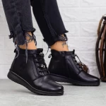 Schwarze M020 -Stiefel Gebildet