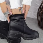 Stiefel auf der 2xn98 Plattform Black | Mei