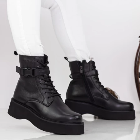 Stiefel auf der Y155 -Plattform schwarz | Gebildet