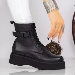Stiefel auf der Y155 -Plattform schwarz | Gebildet
