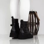 Stiefel auf der Y155 -Plattform schwarz | Gebildet