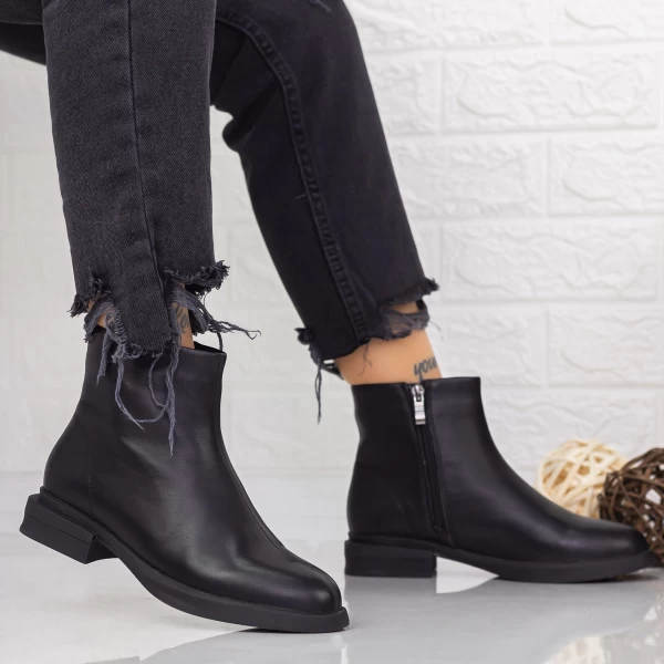 ZJN003 Schwarze Stiefel Gebildet