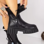Stiefel auf der 2WL306 -Plattform Black | Mei