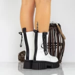 Stiefel auf der 2WL306 -Plattform White | Mei