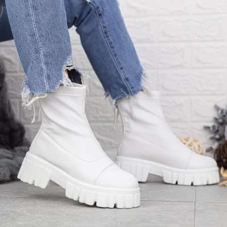 Stiefel auf der weißen Plattform MX321 Mei