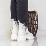 Stiefel auf der weißen Plattform 2MX383 Mei