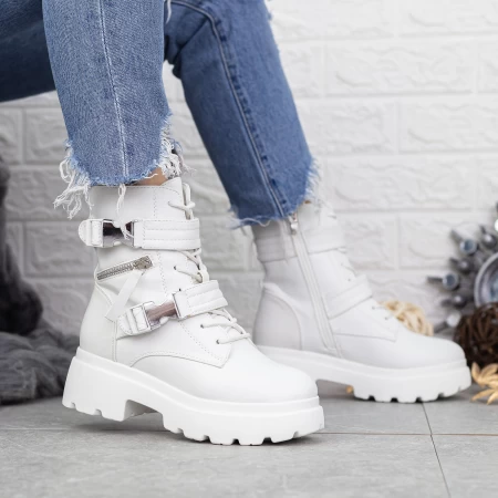 Stiefel auf der weißen Plattform 2MX511 Mei