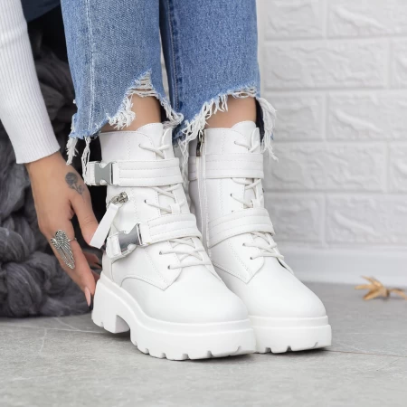 Stiefel auf der weißen Plattform 2MX511 Mei