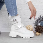 Stiefel auf der weißen Plattform 2MX511 Mei