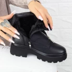 Stiefel auf der 2MX513 -Plattform Black | Mei