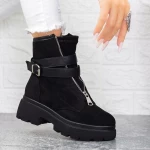 Stiefel auf der schwarzen Plattform 2MX513A Mei