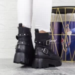 Stiefel auf der 2mx519 -Plattform schwarz | Mei