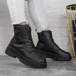 Stiefel auf der 2xj79 -Plattform Black | Mei