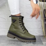 Stiefel auf der 2xj79 Plattform Green | Mei