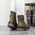 Stiefel auf der 2xj79 Plattform Green | Mei