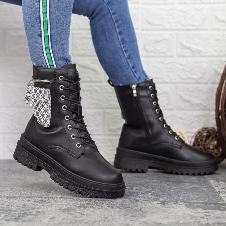 Stiefel auf der 2xj80 Plattform Black | Mei