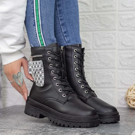 Stiefel auf der 2xj80 Plattform Black | Mei
