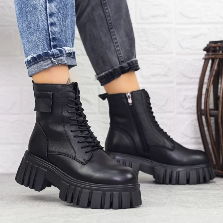Stiefel auf der Plattform MX21078 Black | Gebildet