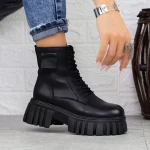 Stiefel auf der Plattform MX21078 Black | Gebildet