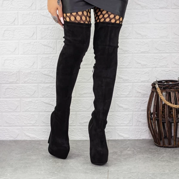 Frauenstiefel mit einer dünnen Ferse und einer schwarzen 2J6 -Plattform Mei