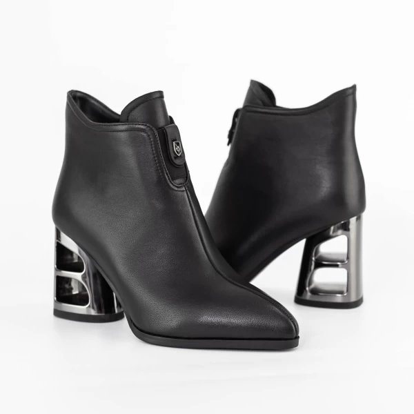 Kurze Stiefel mit einer dicken Ferse K231-644a Schwarz | Jose Simon