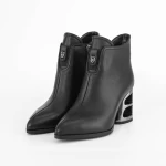 Kurze Stiefel mit einer dicken Ferse K231-644a Schwarz | Jose Simon