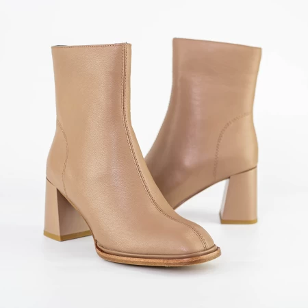 Kurze Stiefel mit einer dicken Ferse K4137-9739B Pfirsich | Jose Simon