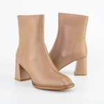Kurze Stiefel mit einer dicken Ferse K4137-9739B Pfirsich | Jose Simon