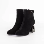 Kurze Stiefel mit einer dicken Ferse K9196-1a Black | Jose Simon