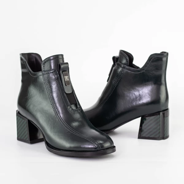 Kurze Stiefel mit einer dicken Ferse K5375-3178B Green | Jose Simon
