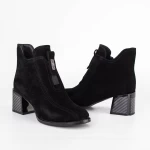 Kurze Stiefel mit einer dicken Ferse K5375-3178c Black | Jose Simon