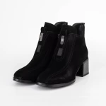 Kurze Stiefel mit einer dicken Ferse K5375-3178c Black | Jose Simon
