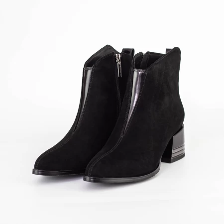 Kurze Stiefel mit einer dicken Ferse K4102-9715c Black | Jose Simon