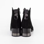 Kurze Stiefel mit einer dicken Ferse K4102-9715c Black | Jose Simon