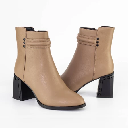 Kurze Stiefel mit einer dicken Ferse K822-1b Khaki | Jose Simon