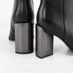 Kurze Stiefel mit einer dicken Ferse K1855-5-61A Black | Jose Simon