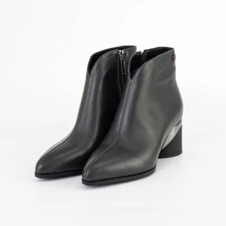 Kurze Stiefel mit einer dicken Ferse K45-111B Green | Jose Simon